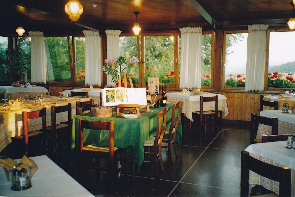 Albergo Ristorante Ai Pini Tarzo Eksteriør billede